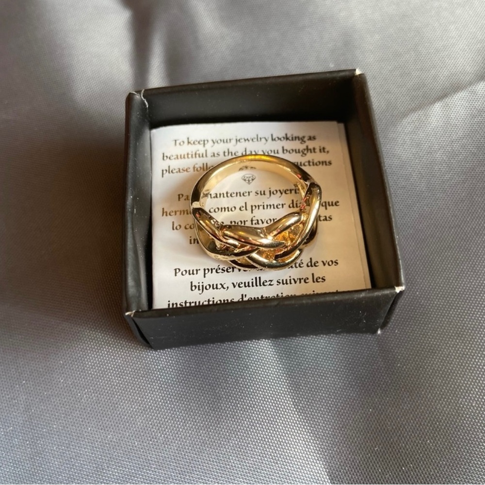 Avon Classic Coastal Knot Ring